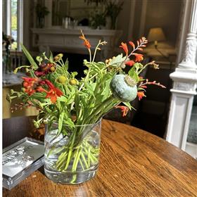 fwthumbOaccasional table Oakley Court Hotel Lilys Flowers Lightwater.jpg
